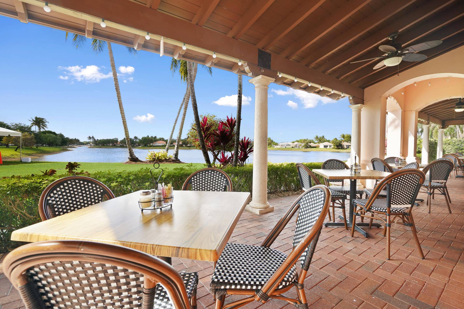 2171 Tigris Drive, West Palm Beach, FL 33411 Restaurant View