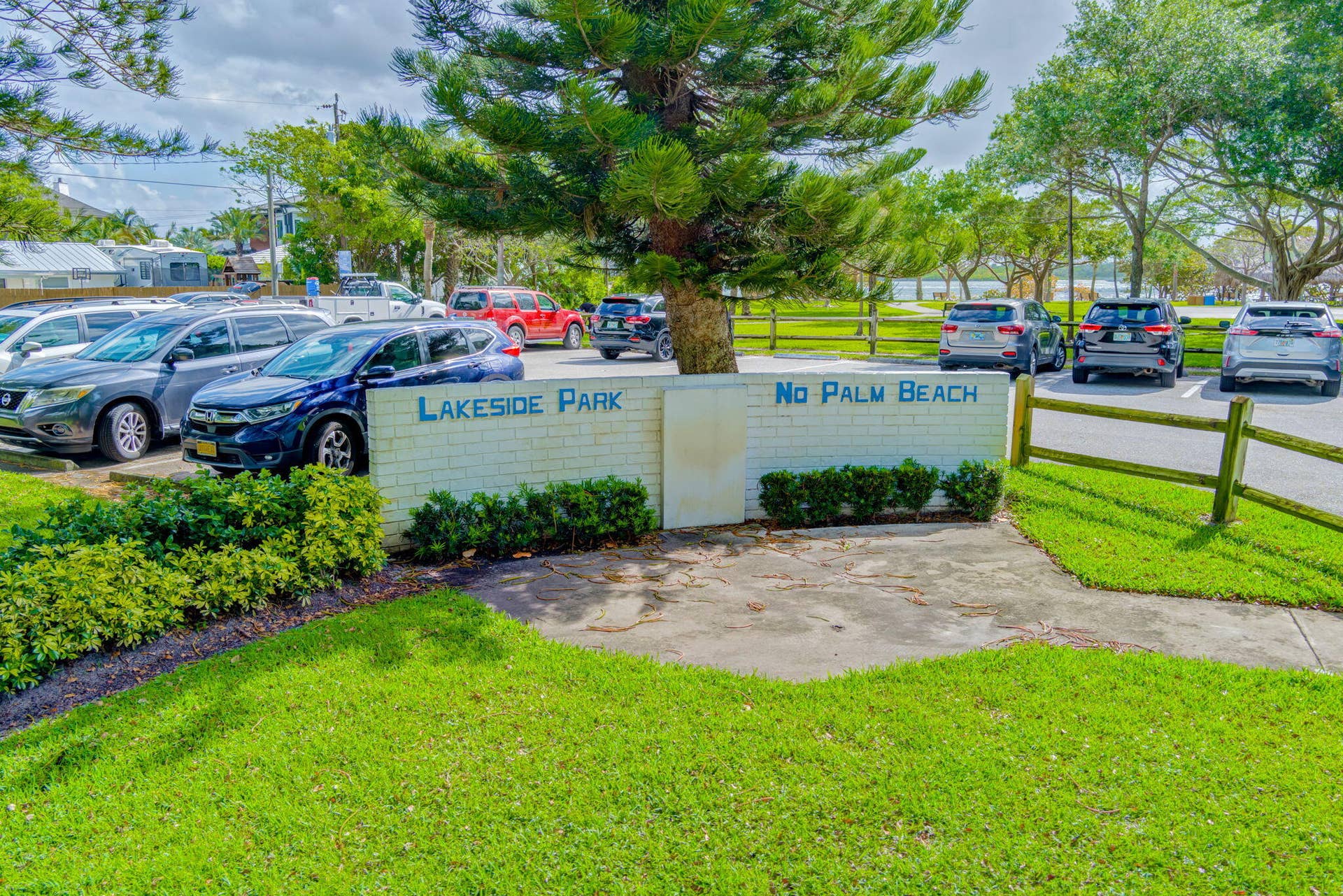 119 Cruiser Road S, North Palm Beach, FL 33408 119 Cruiser Road S