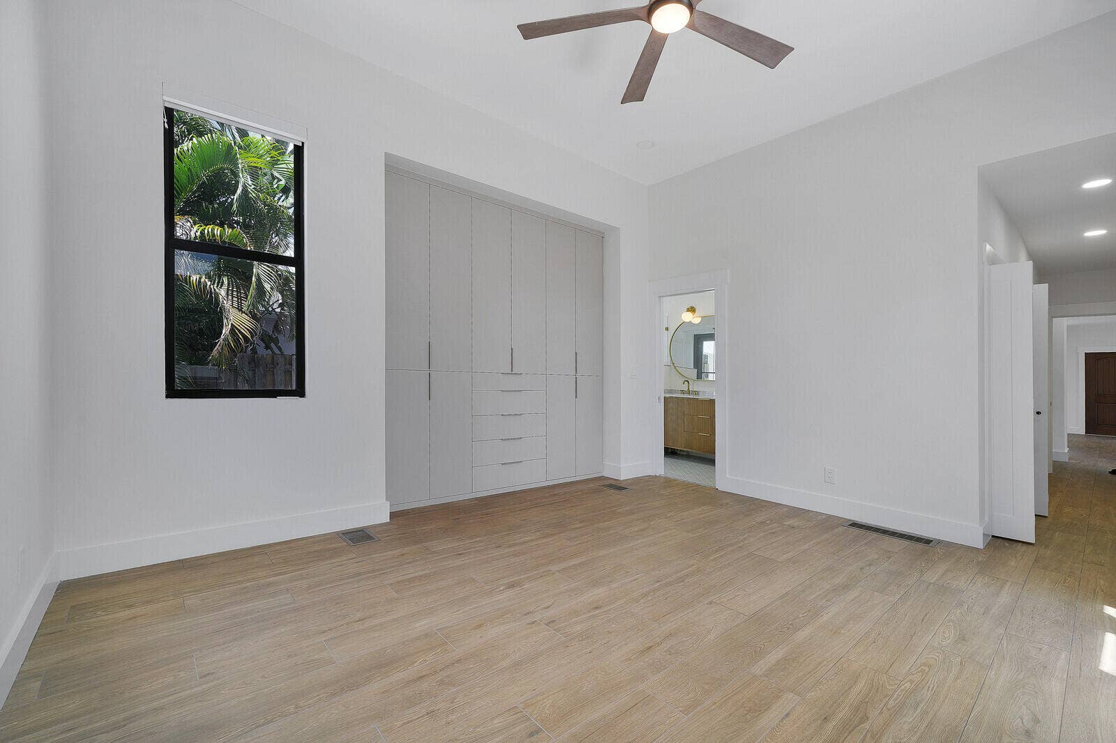Primary suite