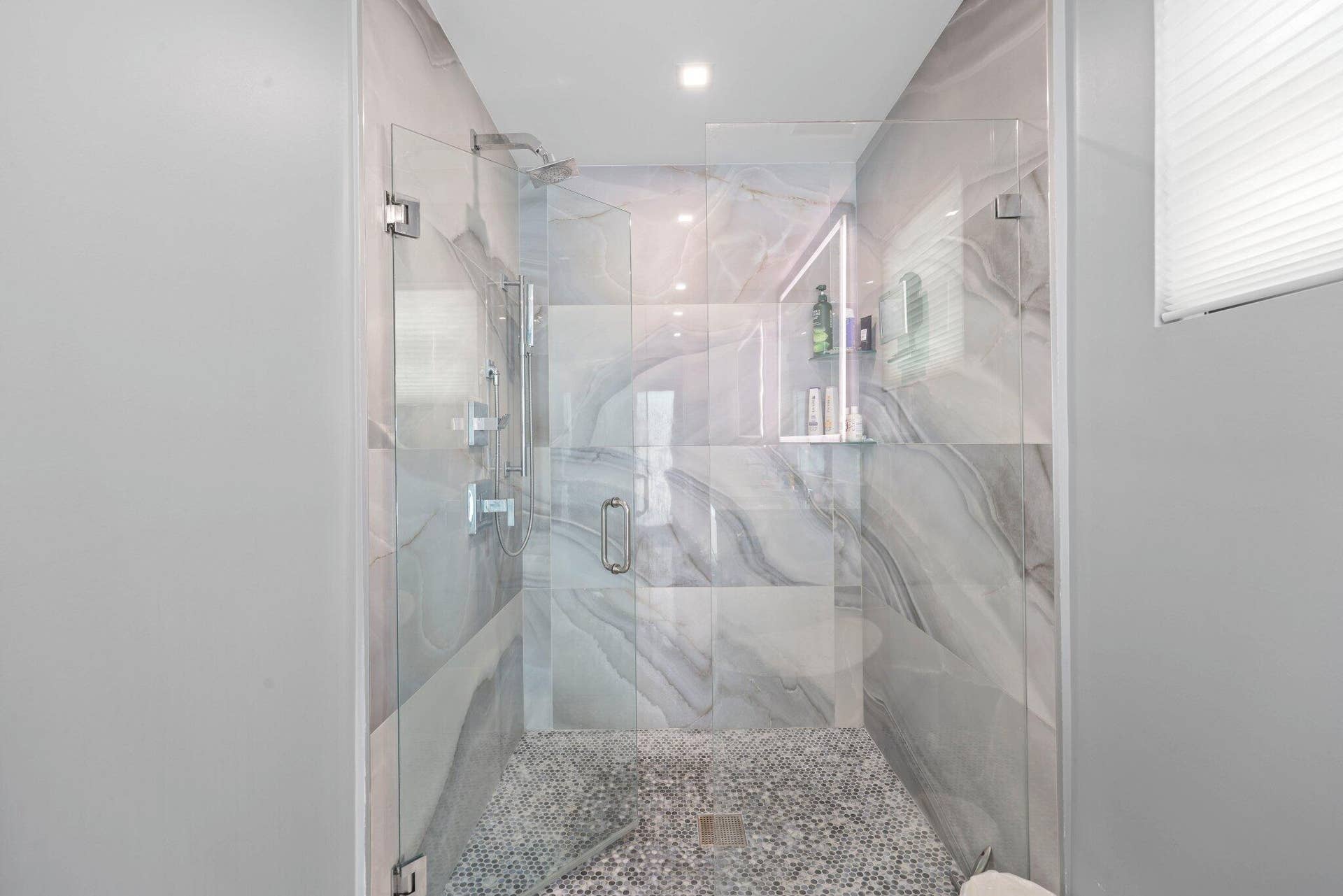 2820 NE 47th St - 52.jpg-SMALL