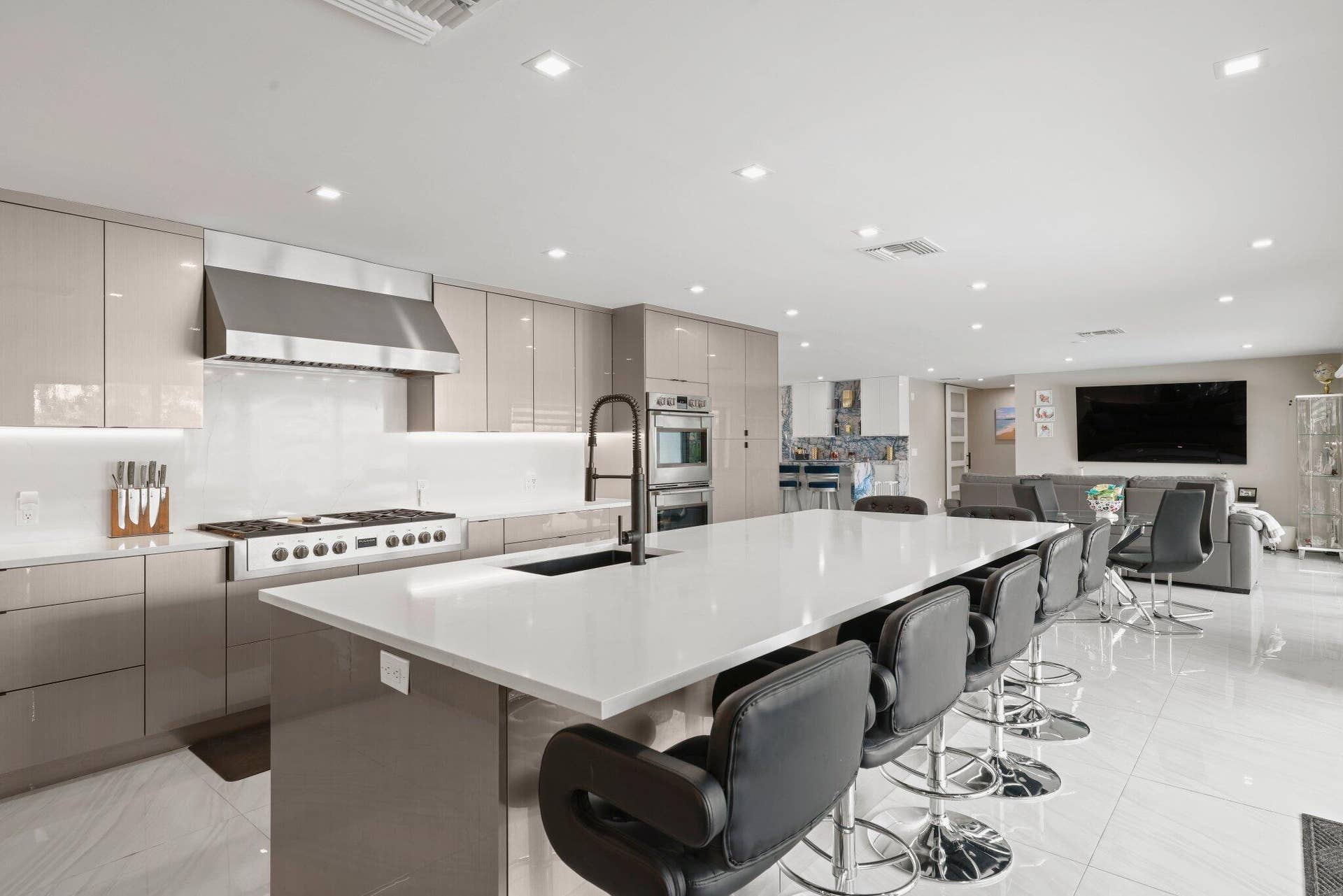 2820 NE 47th St - 35.jpg-SMALL