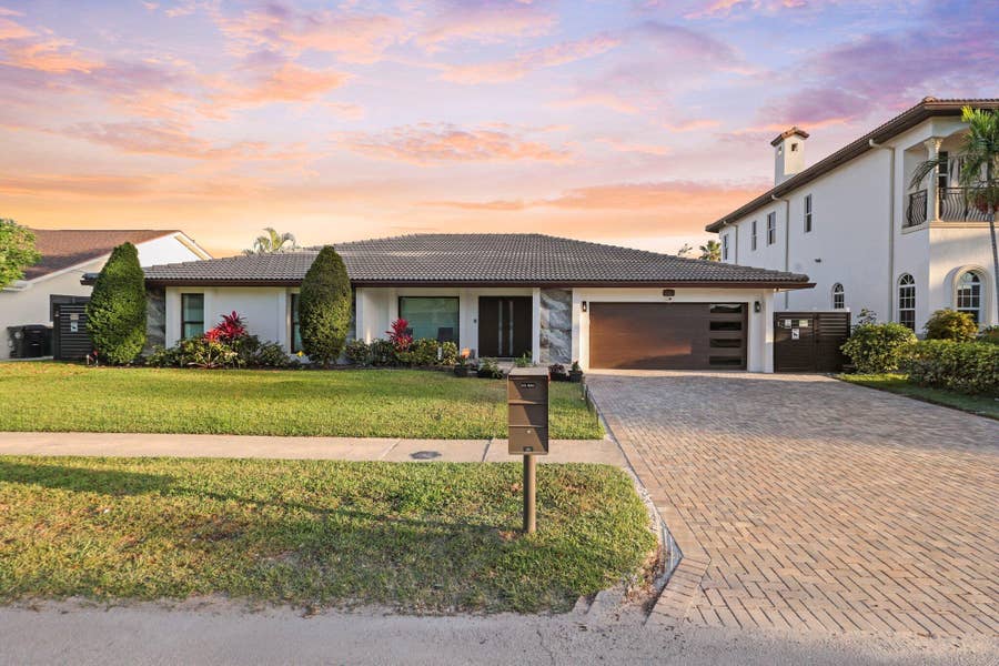 Property photo for 2820 NE 47th Street, Lighthouse Point, FL