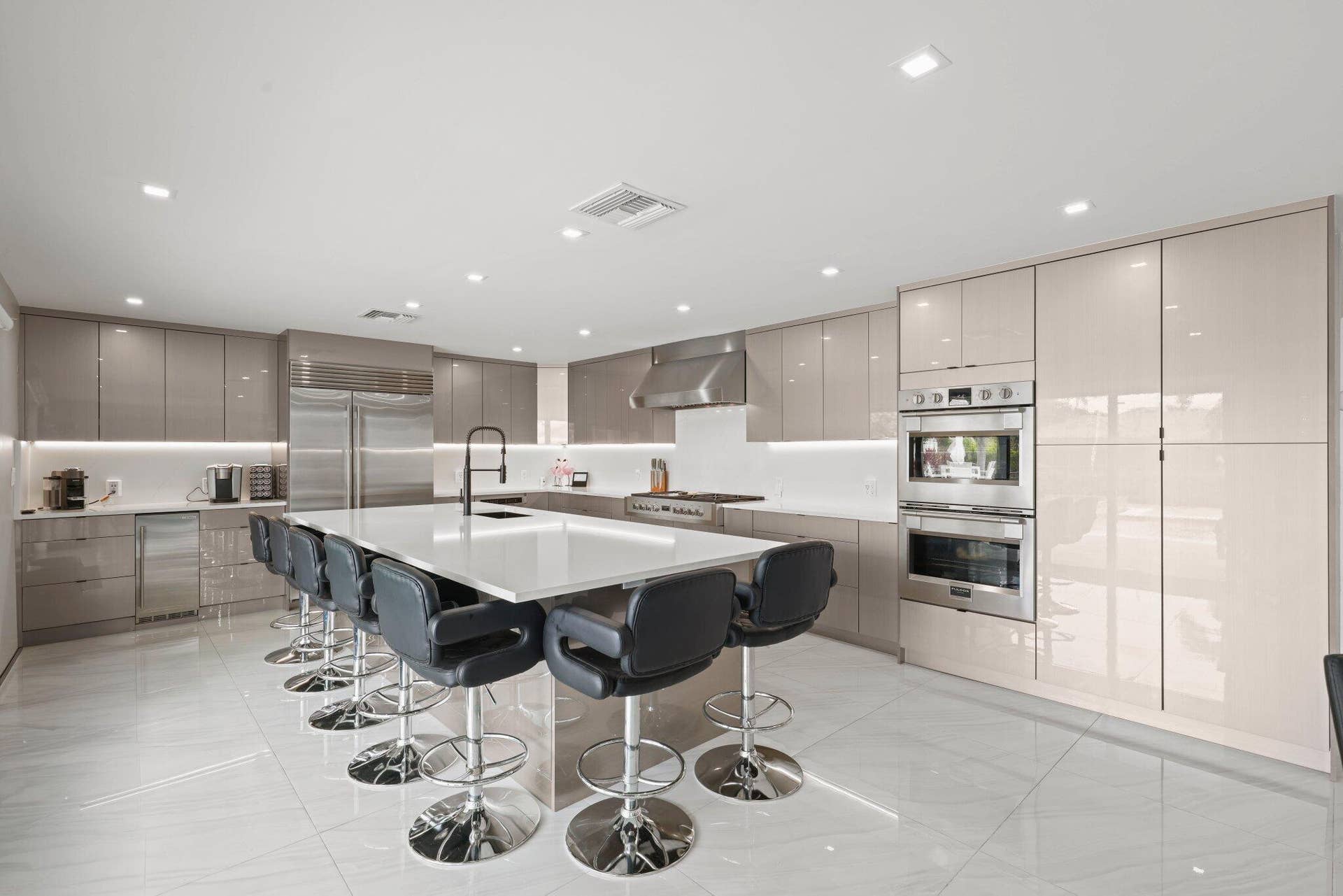 2820 NE 47th St - 30.jpg-SMALL