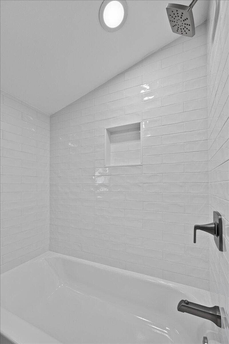 27-LUX_9045