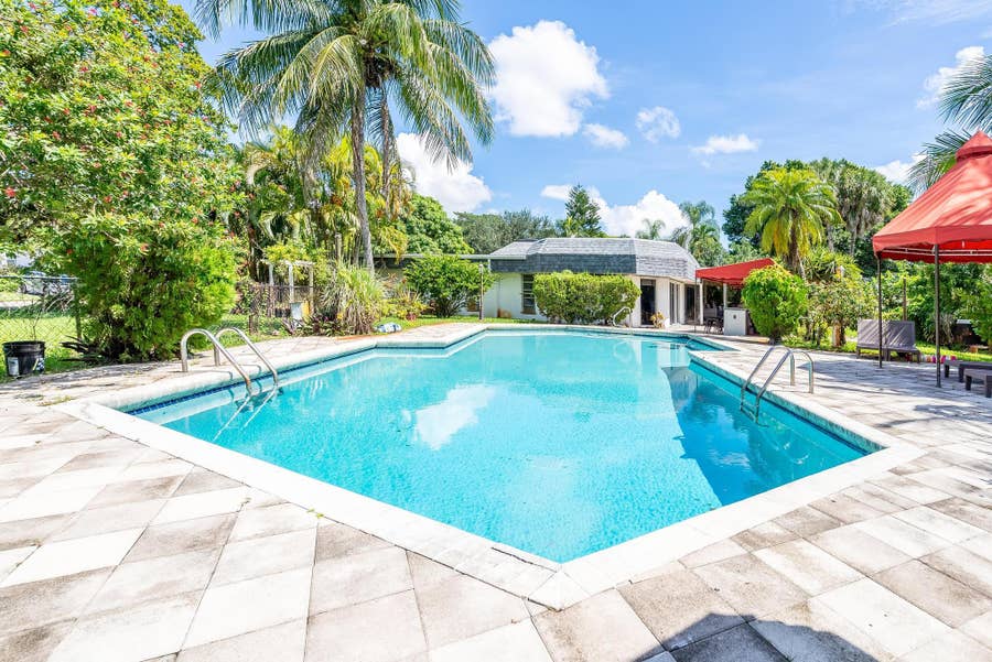 Property photo for 5104 White Oak Lane E, Tamarac, FL