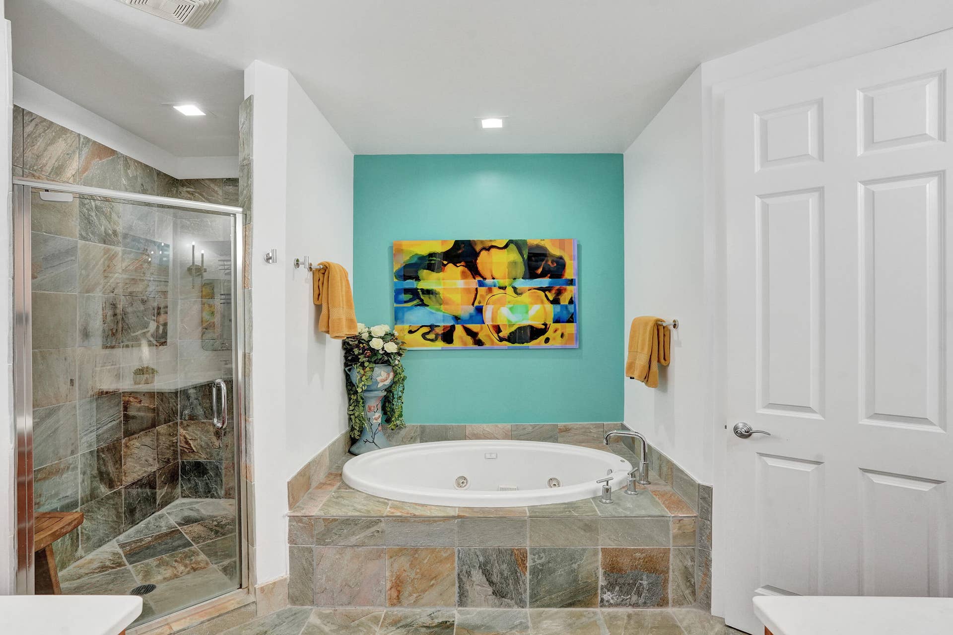 2633 NE 14th Avenue, #103, Wilton Manors, FL 33334 Primary Bathroom