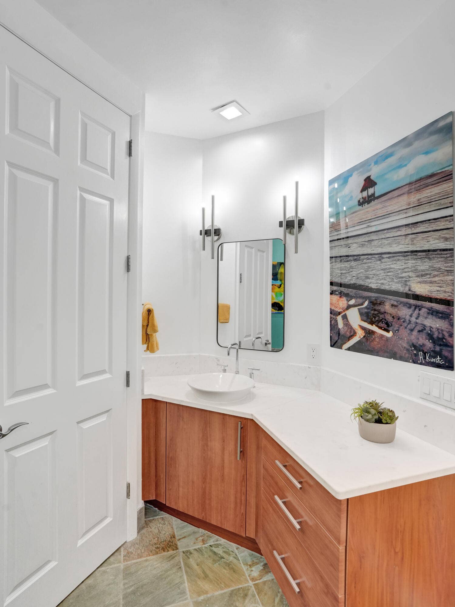 2633 NE 14th Avenue, #103, Wilton Manors, FL 33334 DSC01390