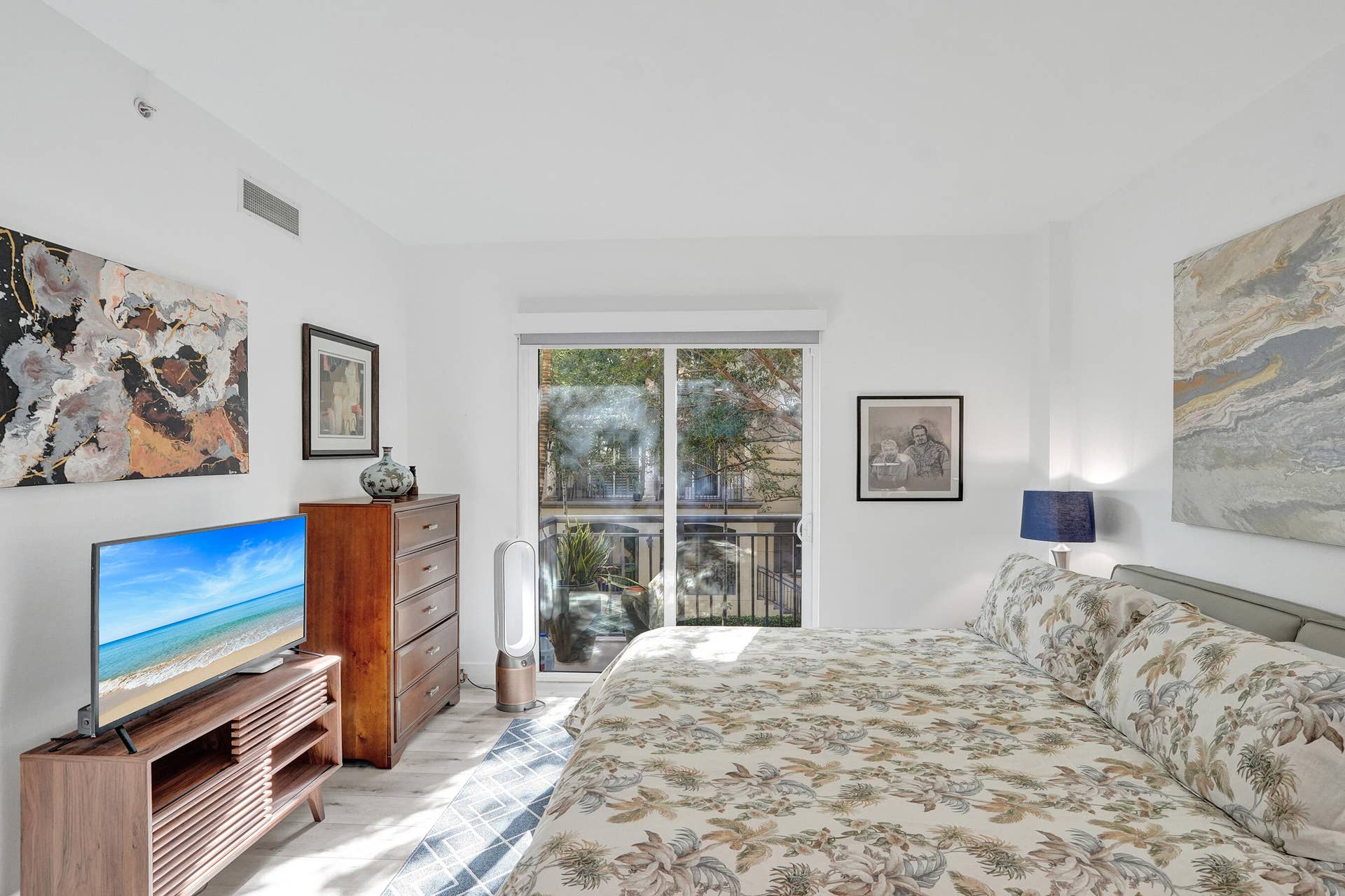 2633 NE 14th Avenue, #103, Wilton Manors, FL 33334 Primary Bedroom