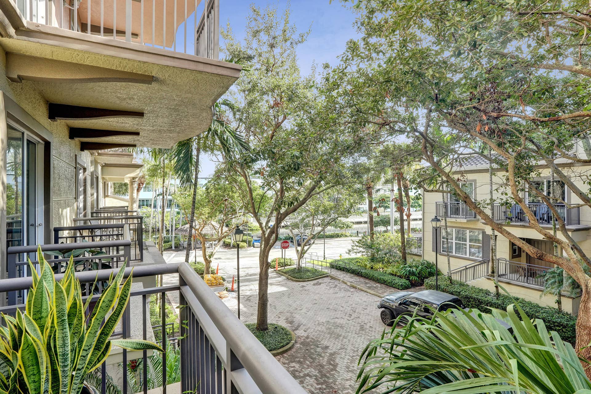 2633 NE 14th Avenue, #103, Wilton Manors, FL 33334 DSC01360