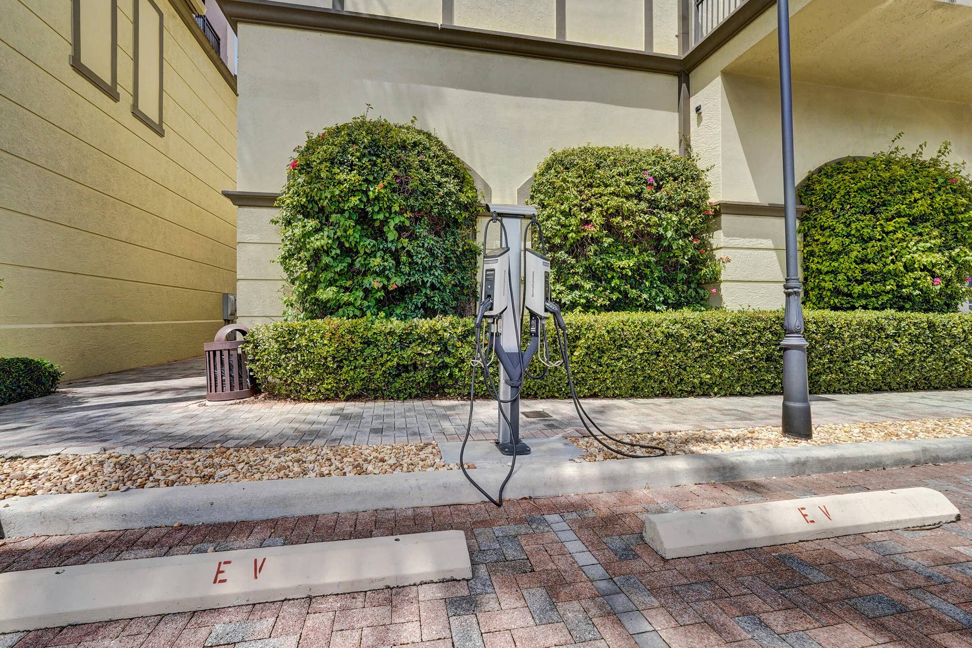 2633 NE 14th Avenue, #103, Wilton Manors, FL 33334 Electronic Vehicle Parking