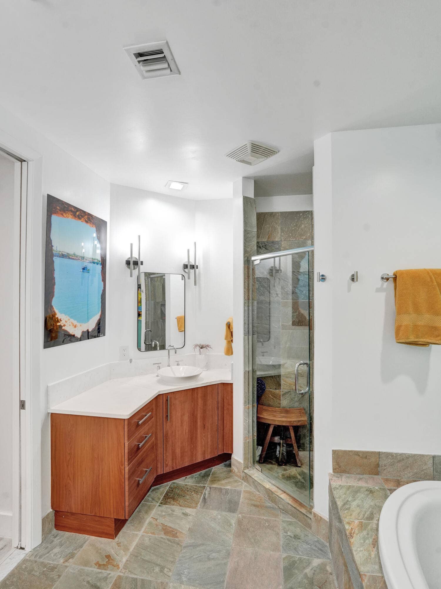 2633 NE 14th Avenue, #103, Wilton Manors, FL 33334 DSC01384