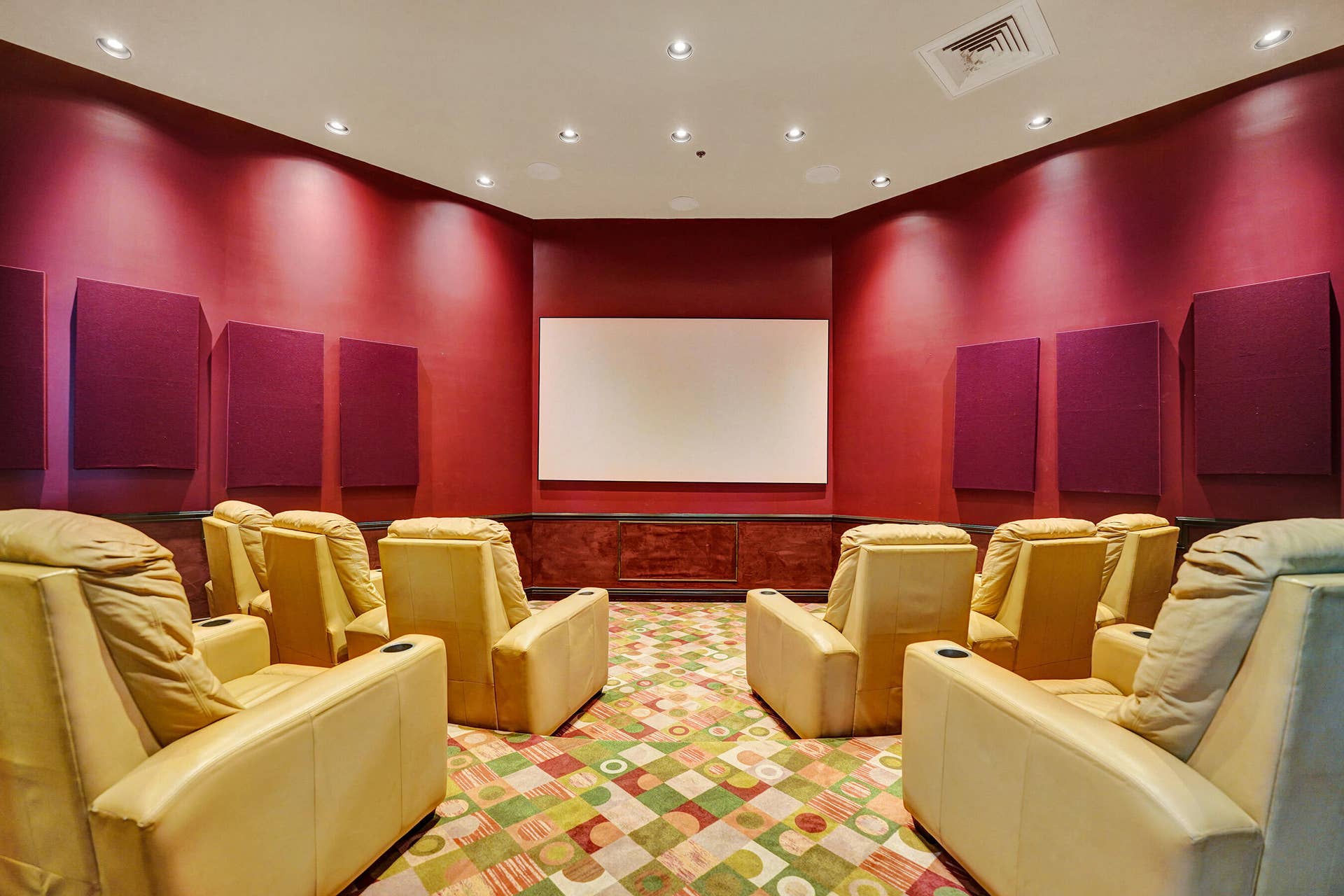 2633 NE 14th Avenue, #103, Wilton Manors, FL 33334 Movie Theatre