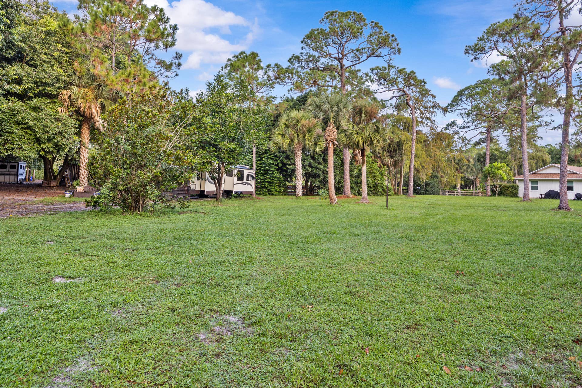 1711 Stallion Drive field