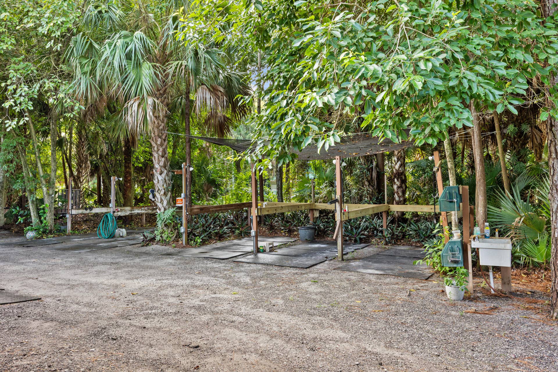 1711 Stallion Drive wash stalls