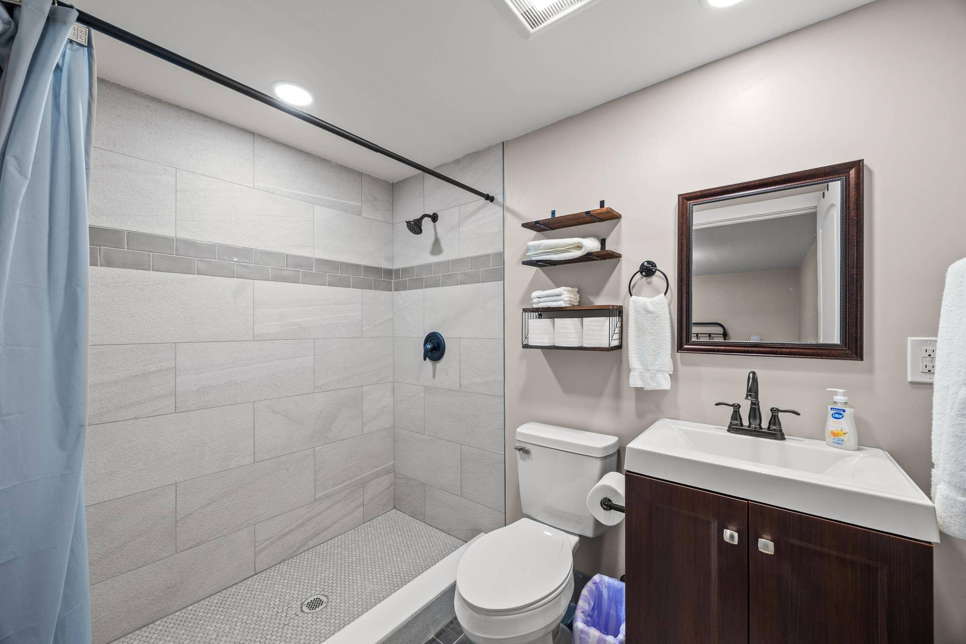 1711 Stallion Drive Apt bathroom