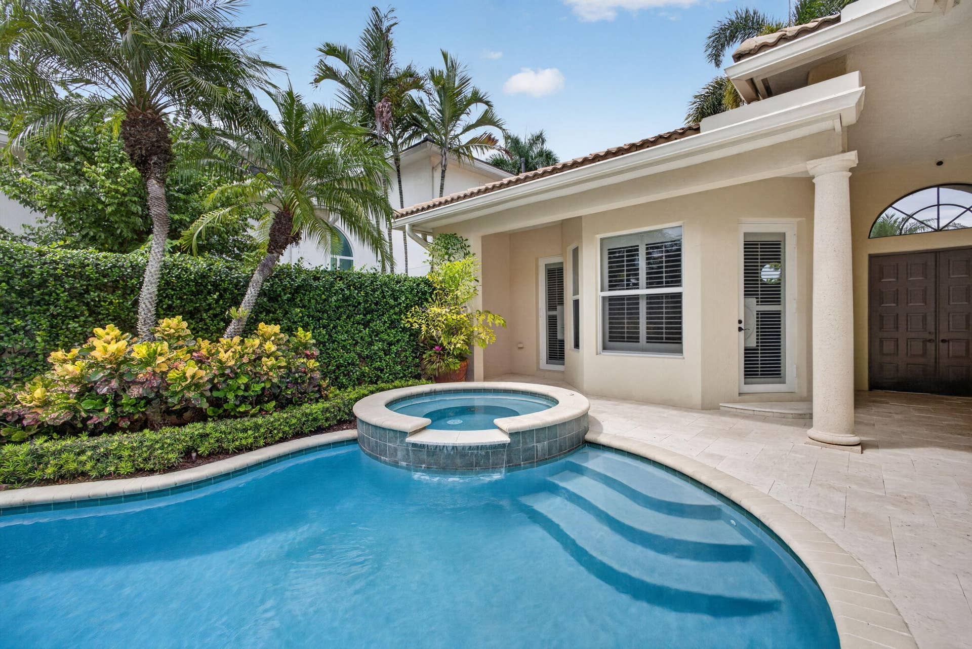 540 Les Jardin Drive, Palm Beach Gardens, FL 33410 Newly resurfaced pool