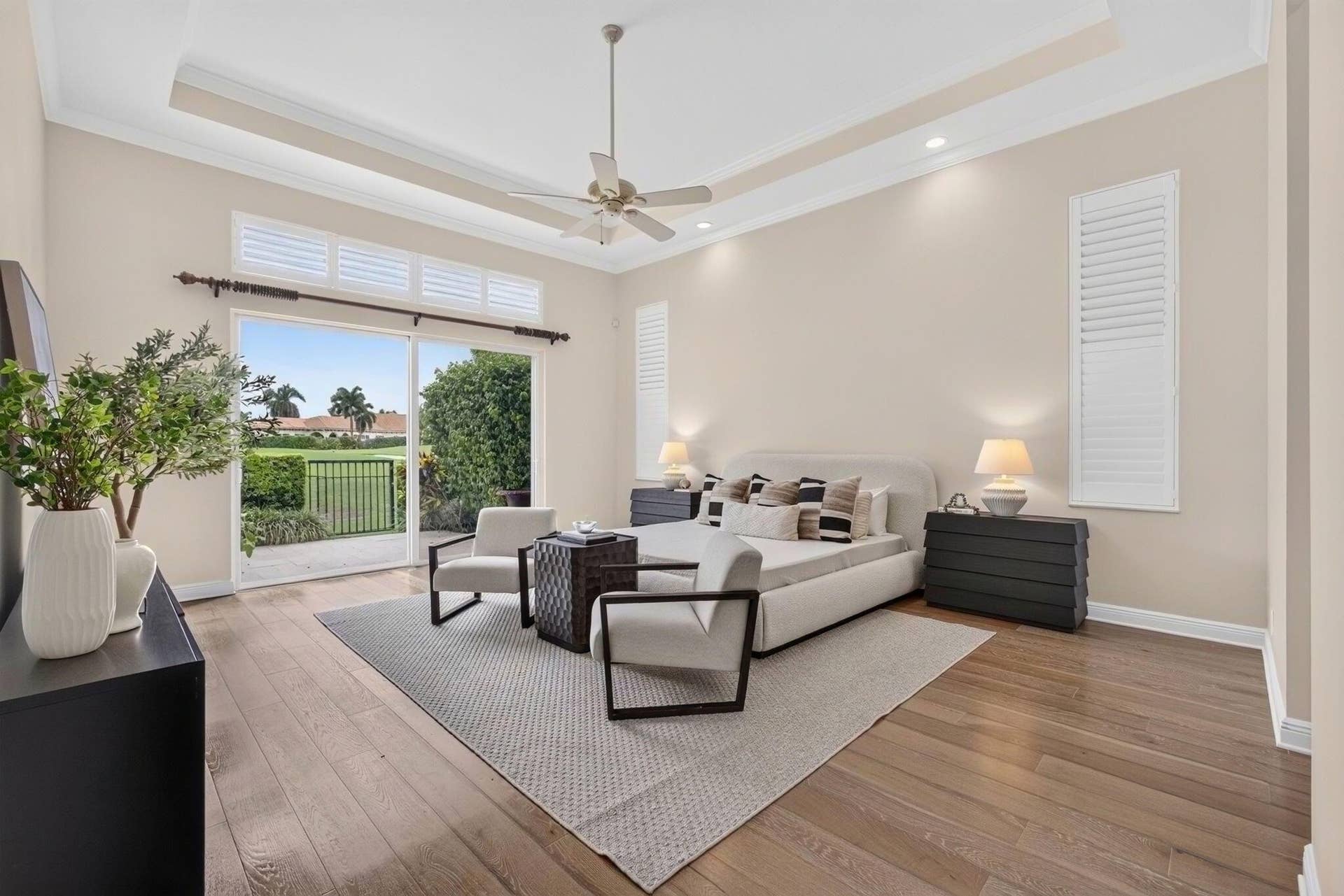 540 Les Jardin Drive, Palm Beach Gardens, FL 33410 Spacious and inviting with incredible views and new wood floors