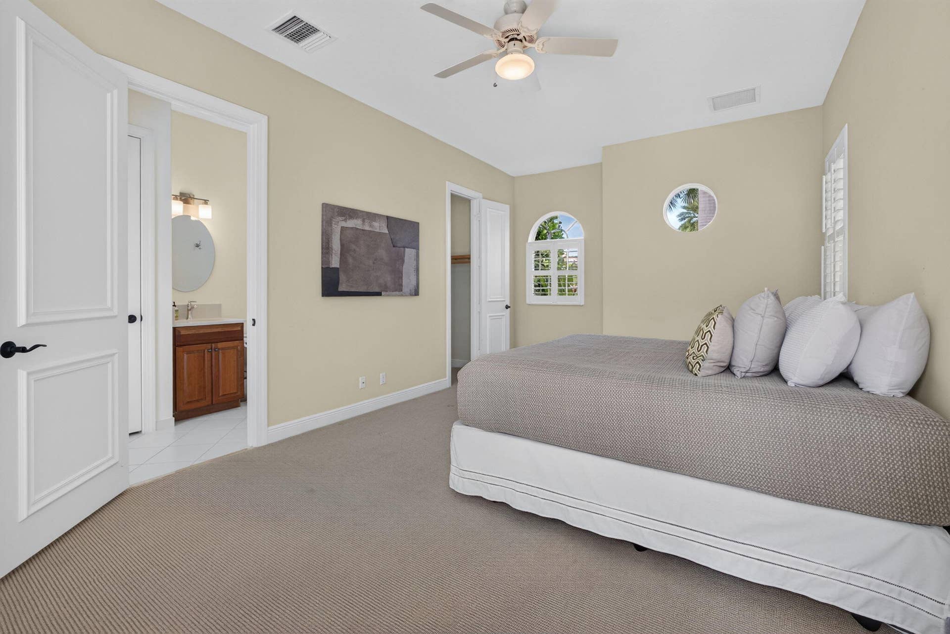 540 Les Jardin Drive, Palm Beach Gardens, FL 33410 Spacious Casita with Bathroom and Large Walk in Closet