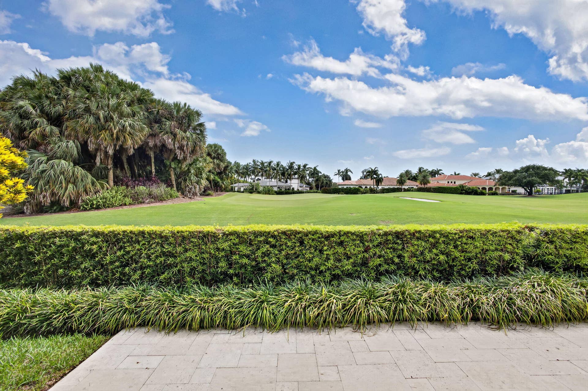 540 Les Jardin Drive, Palm Beach Gardens, FL 33410 View 16th Green