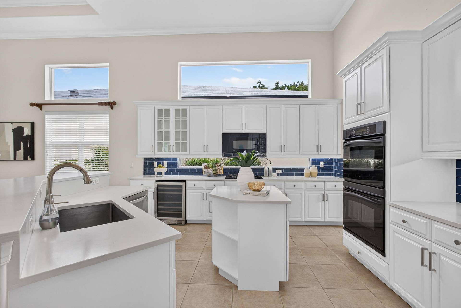 540 Les Jardin Drive, Palm Beach Gardens, FL 33410 Newly refreshed kitchen includes quartz counterops