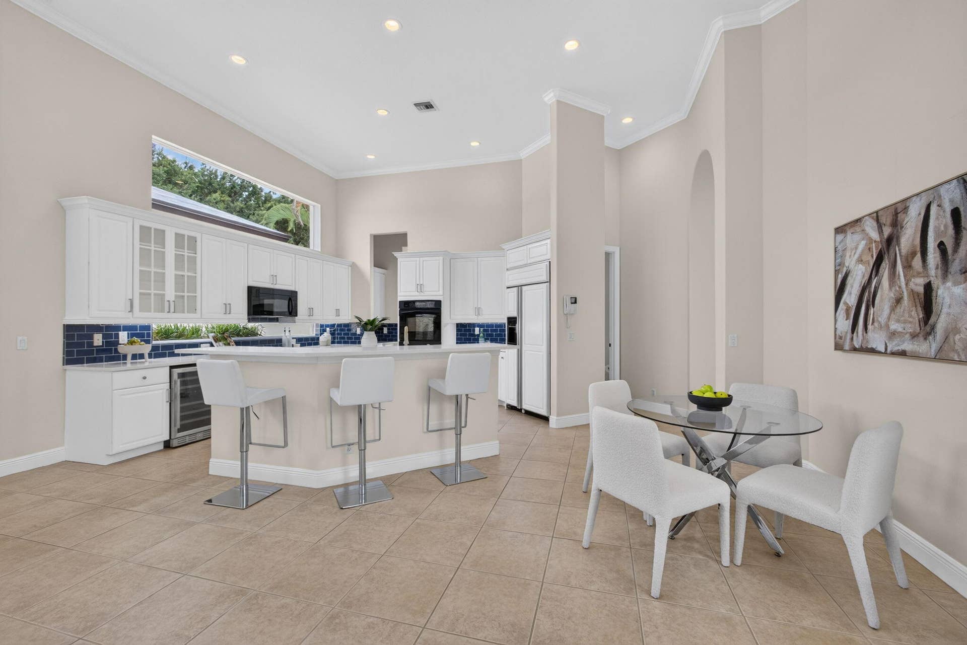 540 Les Jardin Drive, Palm Beach Gardens, FL 33410 Newly refreshed kitchen