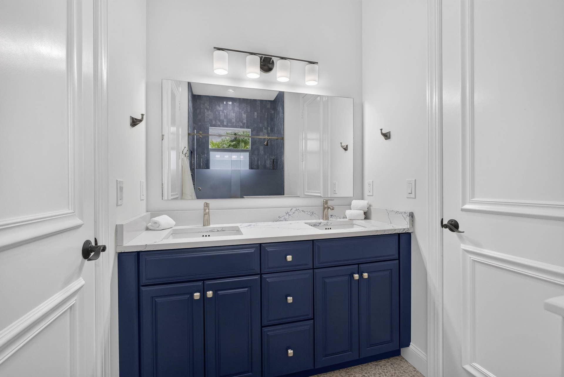 540 Les Jardin Drive, Palm Beach Gardens, FL 33410 Another fully renovated bathroom