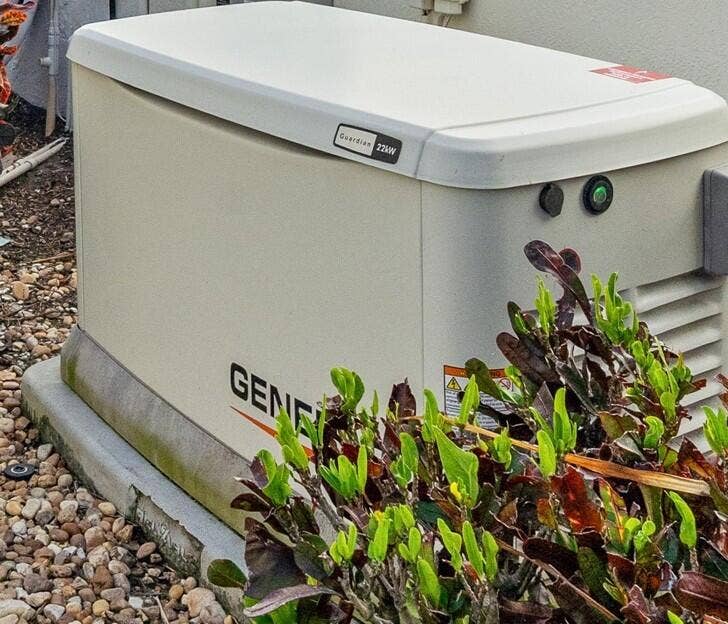 540 Les Jardin Drive, Palm Beach Gardens, FL 33410 Whole house Generator with 1 year warranty remaining