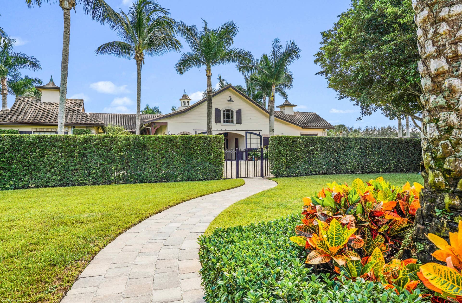 4600 Garden Point Trl 081