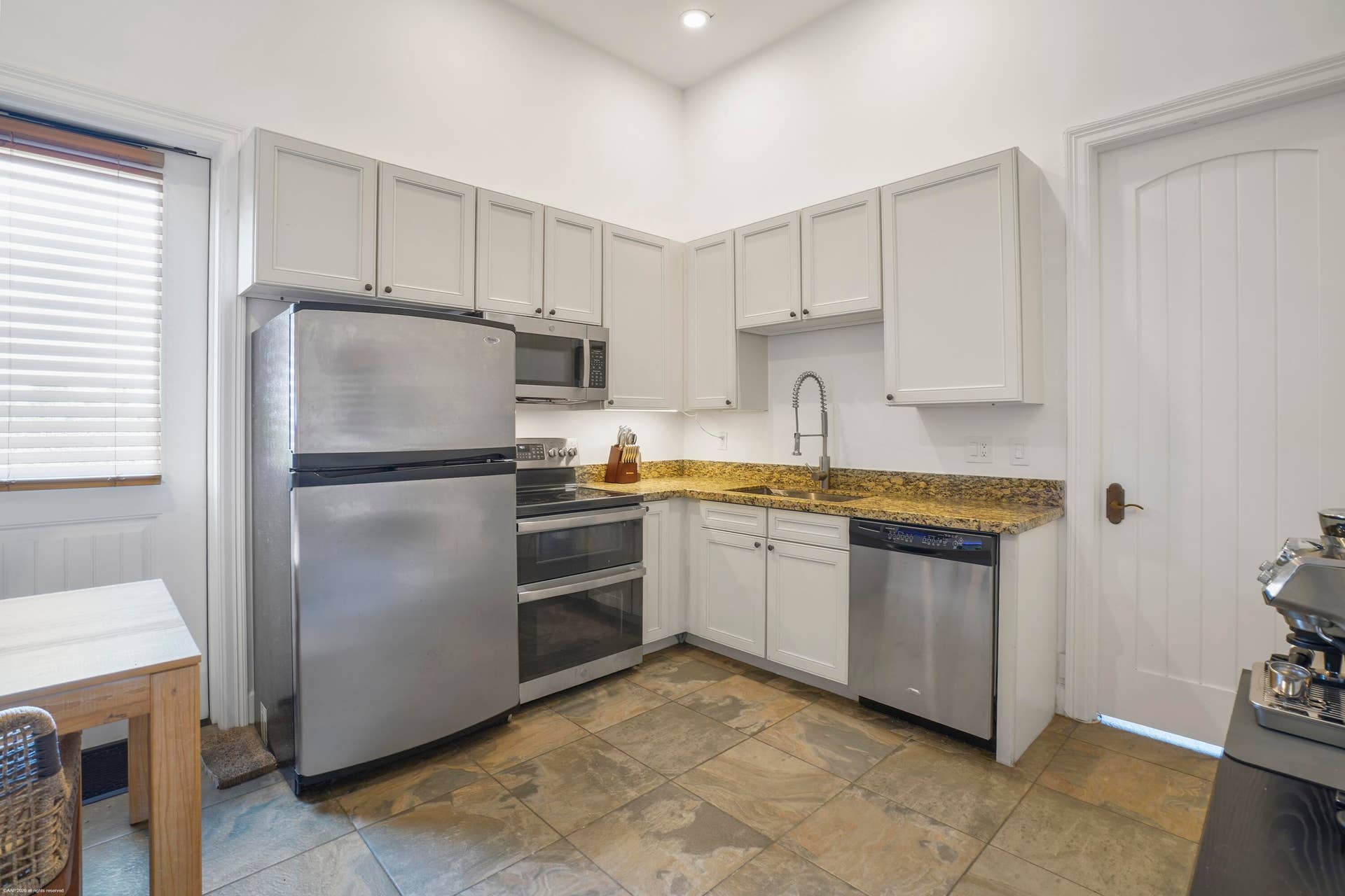 4600 Garden Point Trl 098