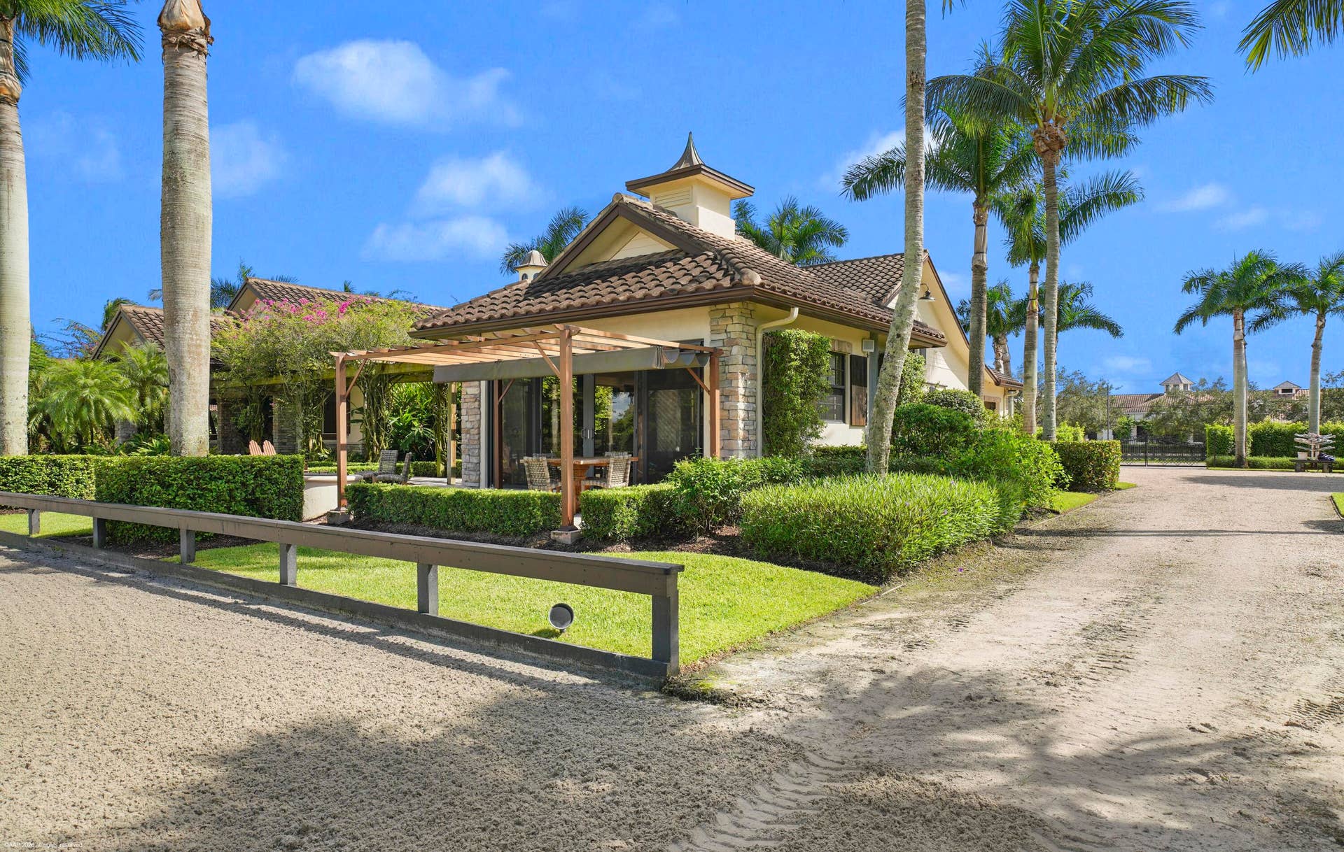 4600 Garden Point Trl 104