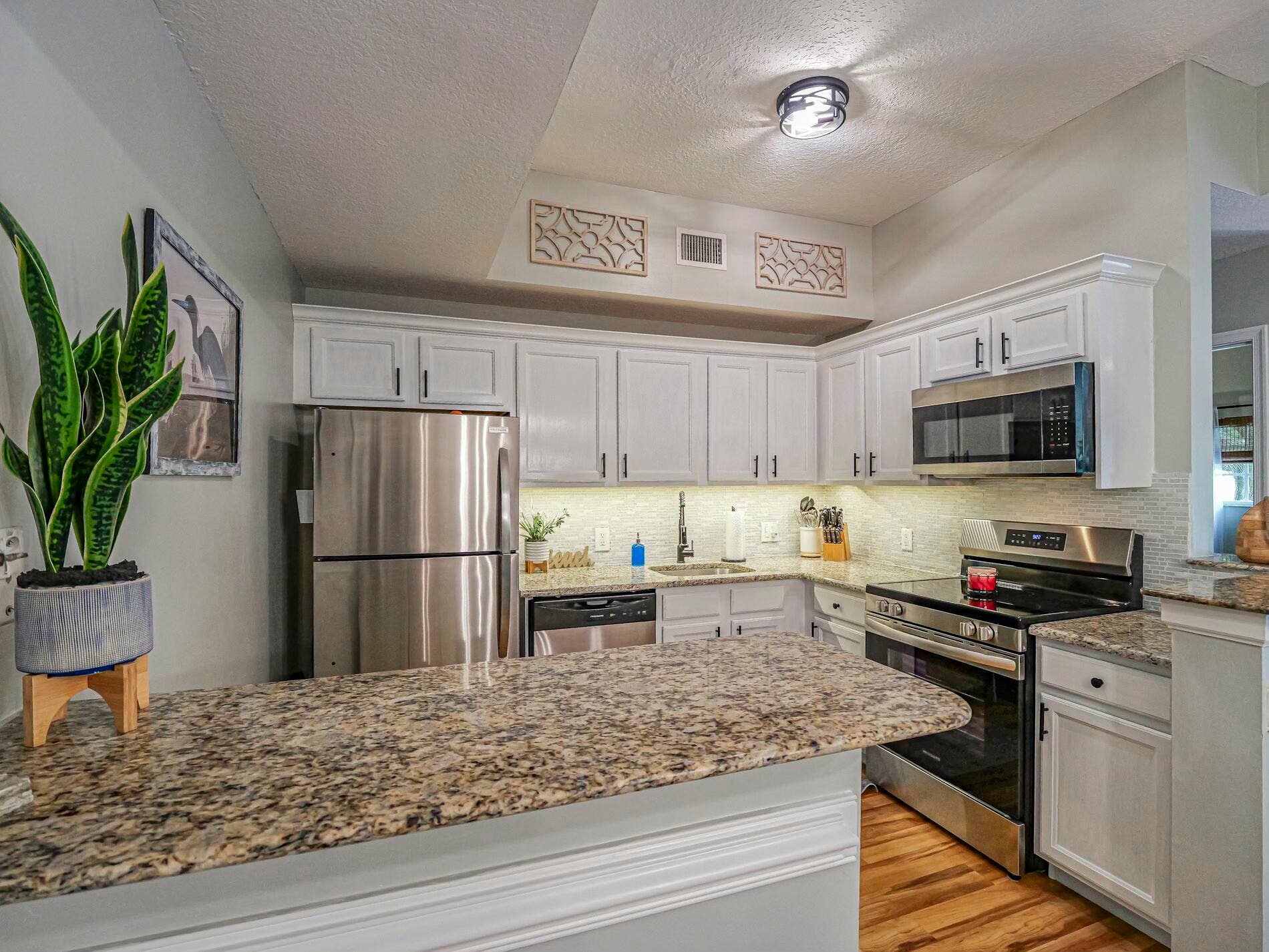 536 7TH Square, #103, Vero Beach, FL 32962 Kitchen