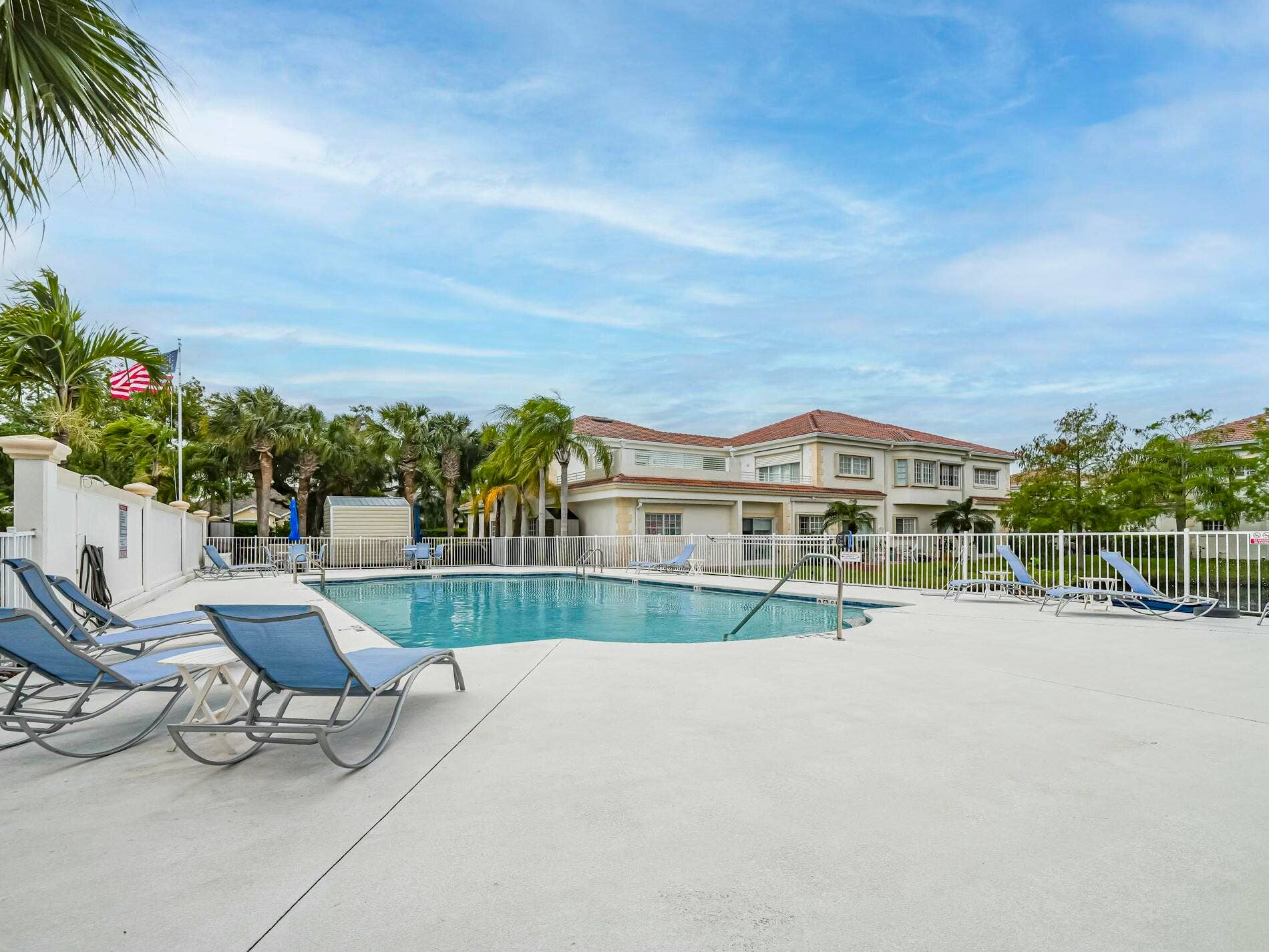 536 7TH Square, #103, Vero Beach, FL 32962 Pool area