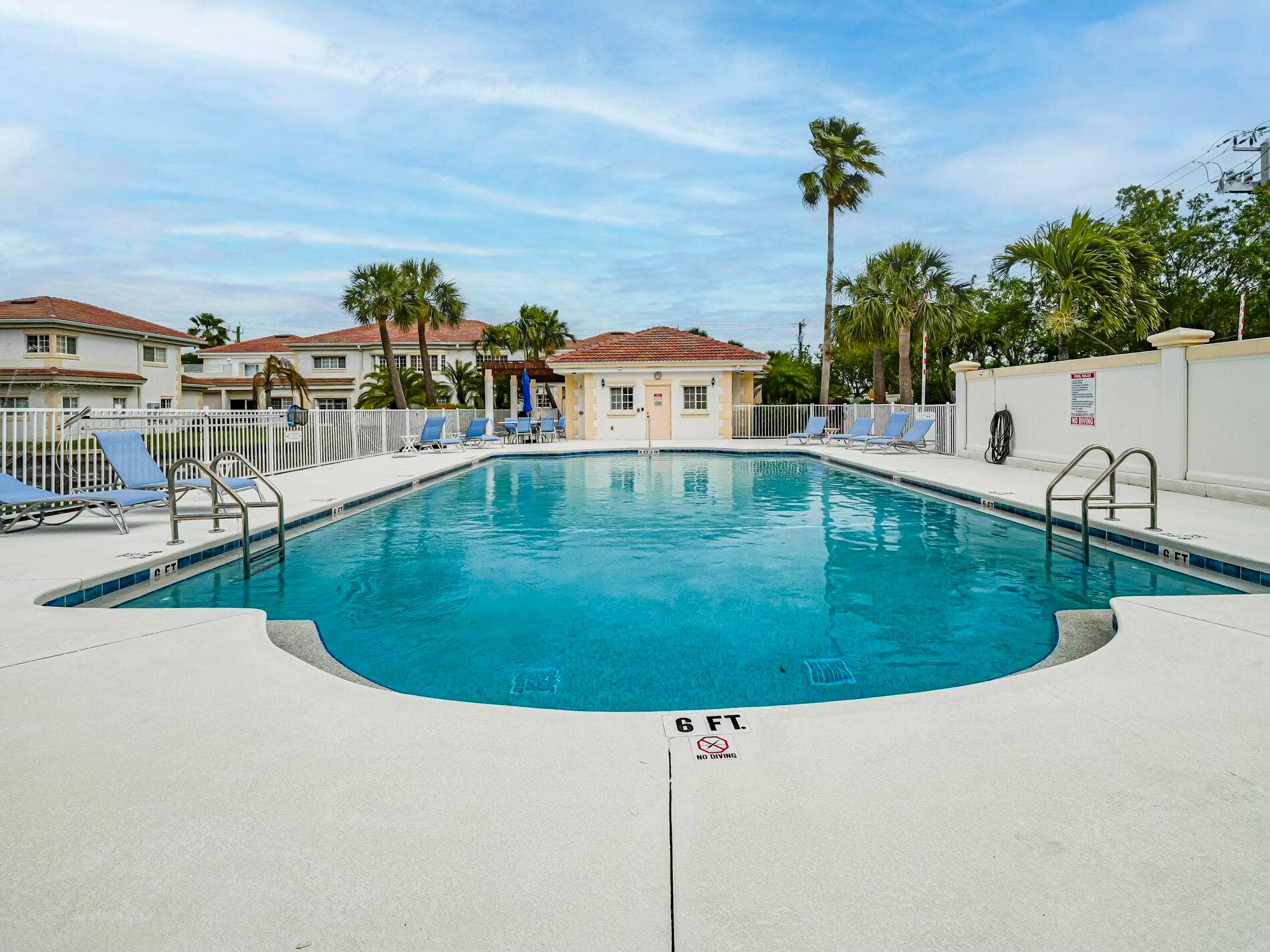 536 7TH Square, #103, Vero Beach, FL 32962 Pool area