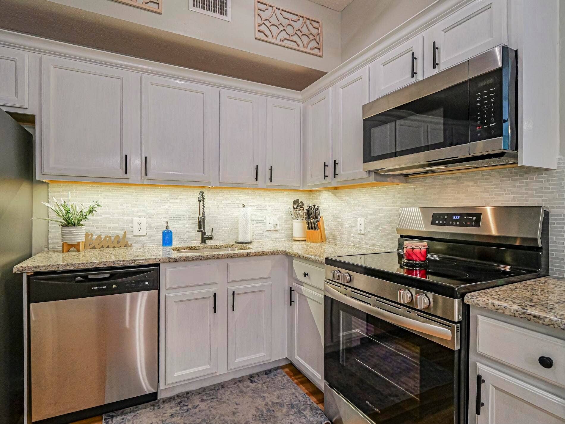 536 7TH Square, #103, Vero Beach, FL 32962 New appliances and renewed cabinets