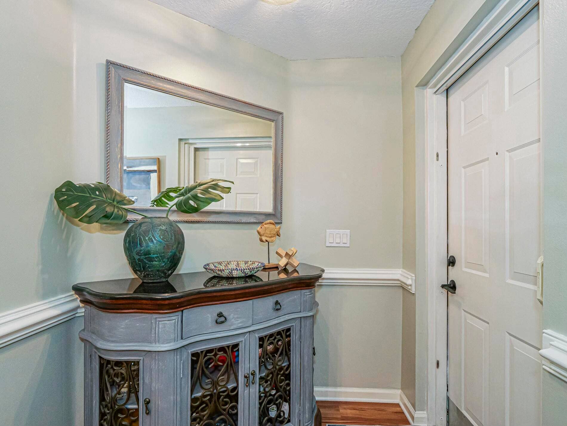 536 7TH Square, #103, Vero Beach, FL 32962 Entryway