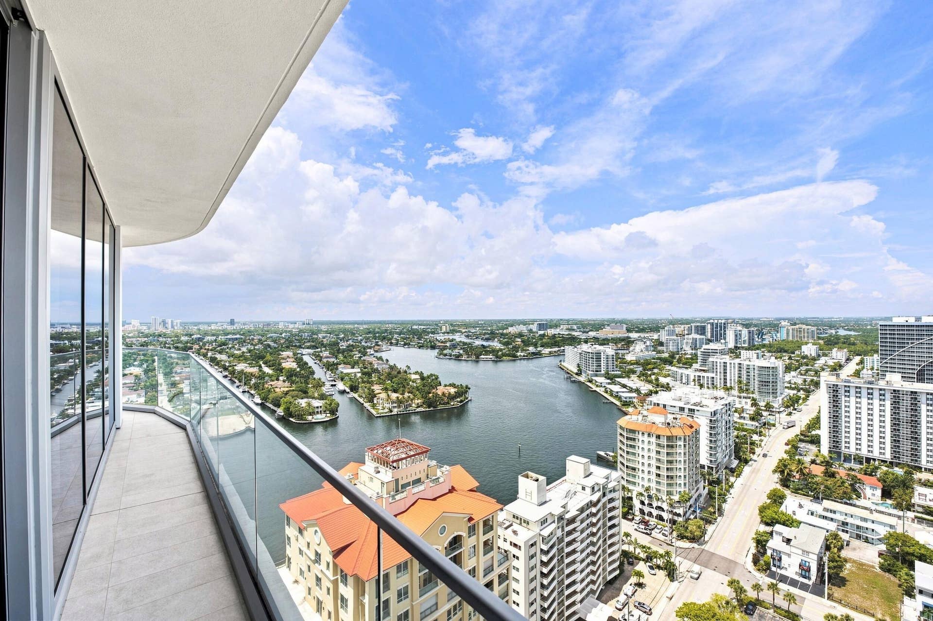 153 N Seabreeze Boulevard, #2404, Fort Lauderdale, FL 33304 38__jjl1745
