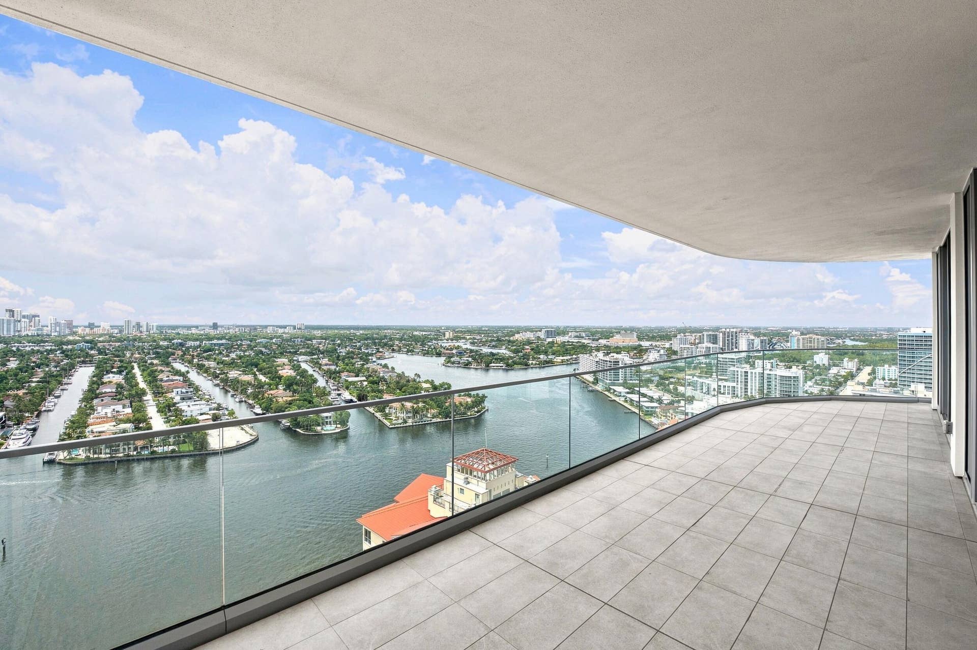 153 N Seabreeze Boulevard, #2404, Fort Lauderdale, FL 33304 30__jjl1705