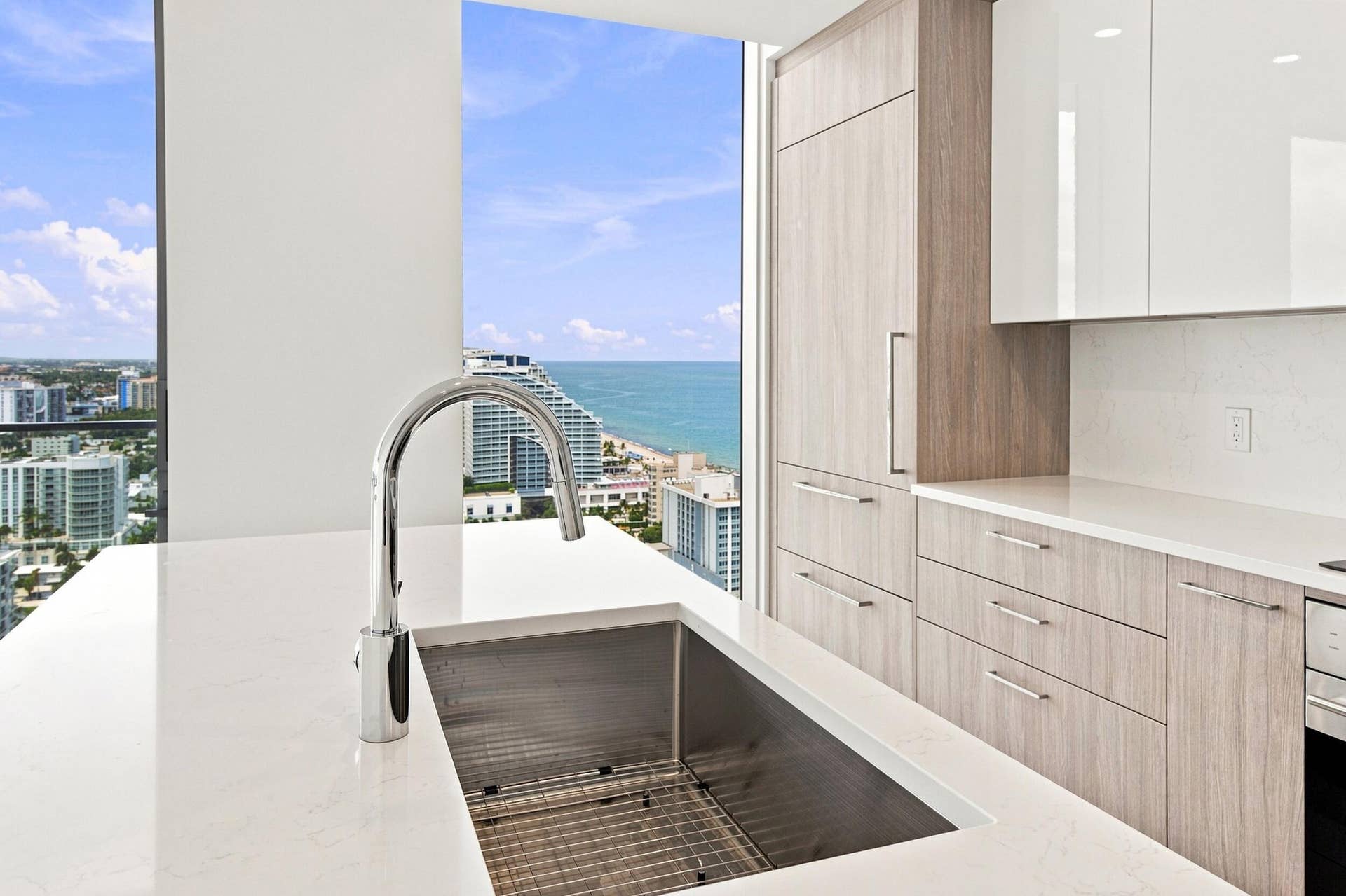 153 N Seabreeze Boulevard, #2404, Fort Lauderdale, FL 33304 20__jjl1655