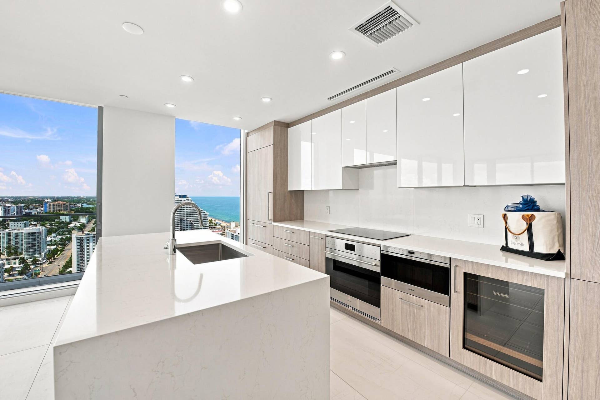 153 N Seabreeze Boulevard, #2404, Fort Lauderdale, FL 33304 18__jjl1645