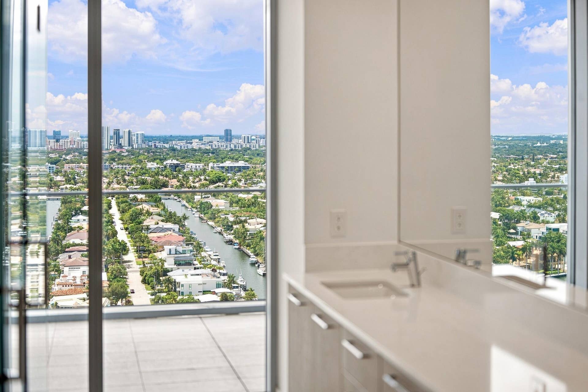 153 N Seabreeze Boulevard, #2404, Fort Lauderdale, FL 33304 68__jjl1895