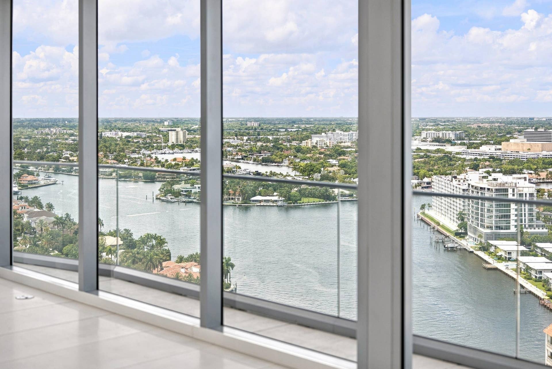 153 N Seabreeze Boulevard, #2404, Fort Lauderdale, FL 33304 23__jjl1670