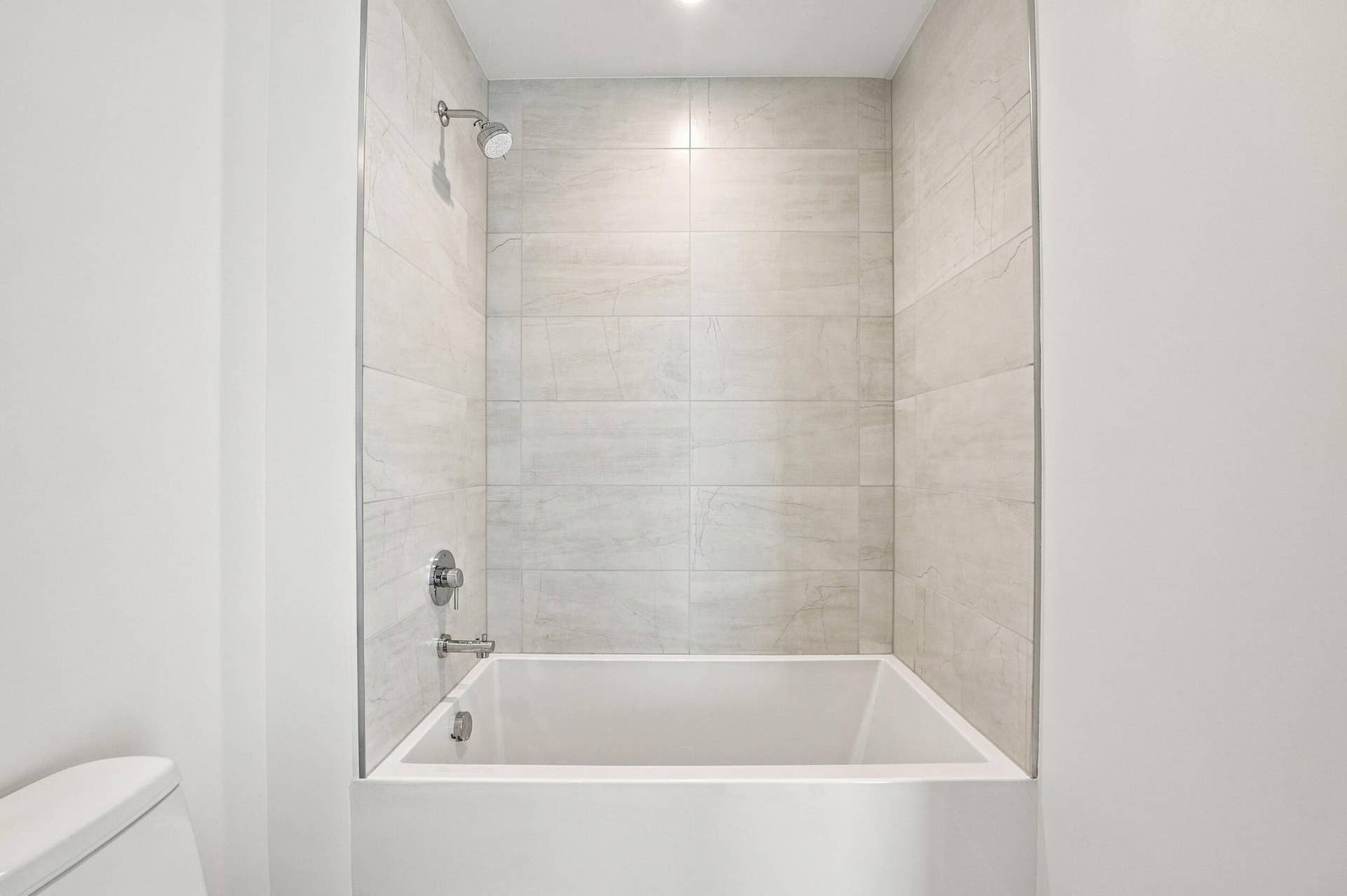 153 N Seabreeze Boulevard, #2404, Fort Lauderdale, FL 33304 54__jjl1825