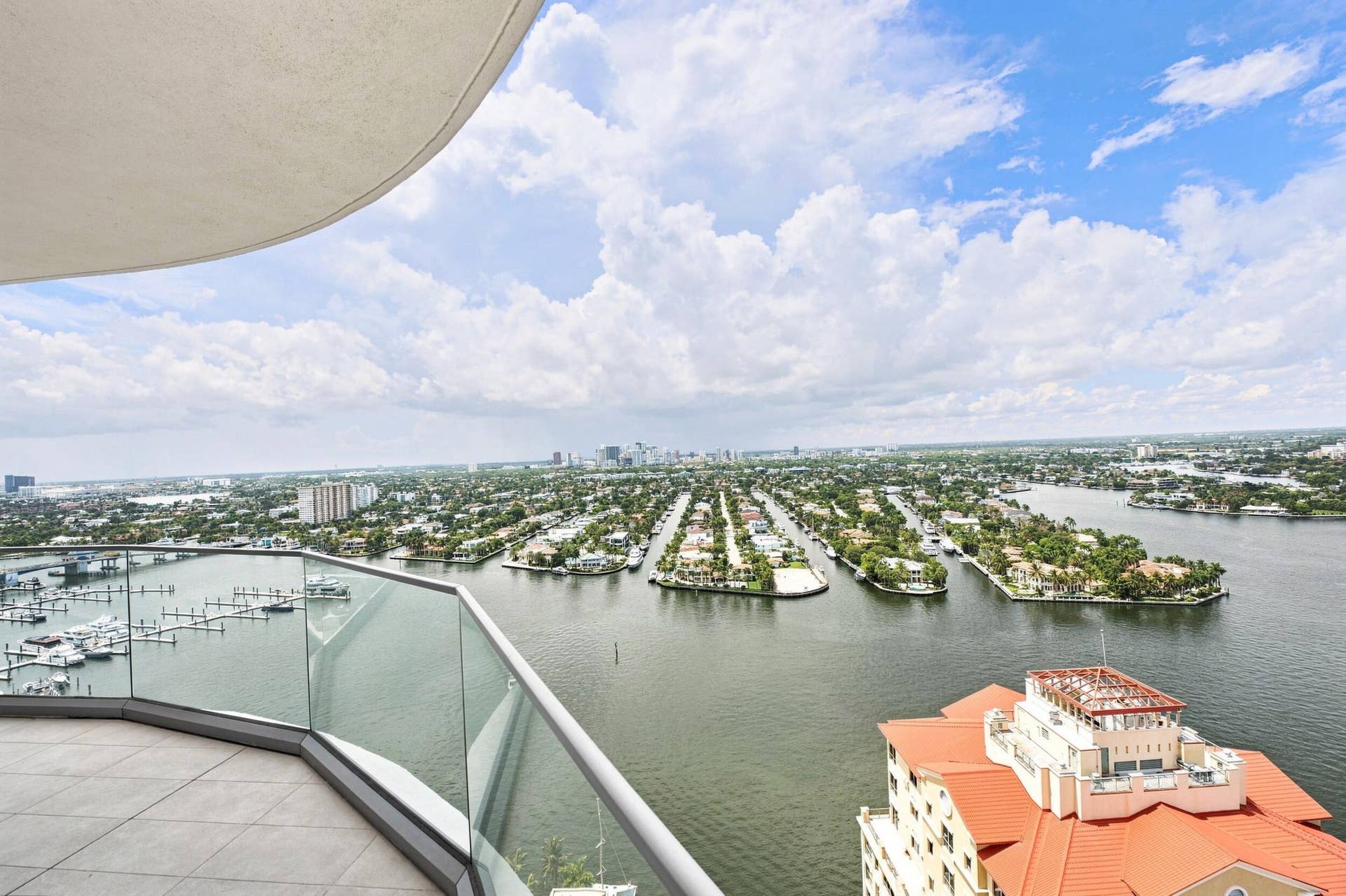153 N Seabreeze Boulevard, #2404, Fort Lauderdale, FL 33304 41__jjl1760
