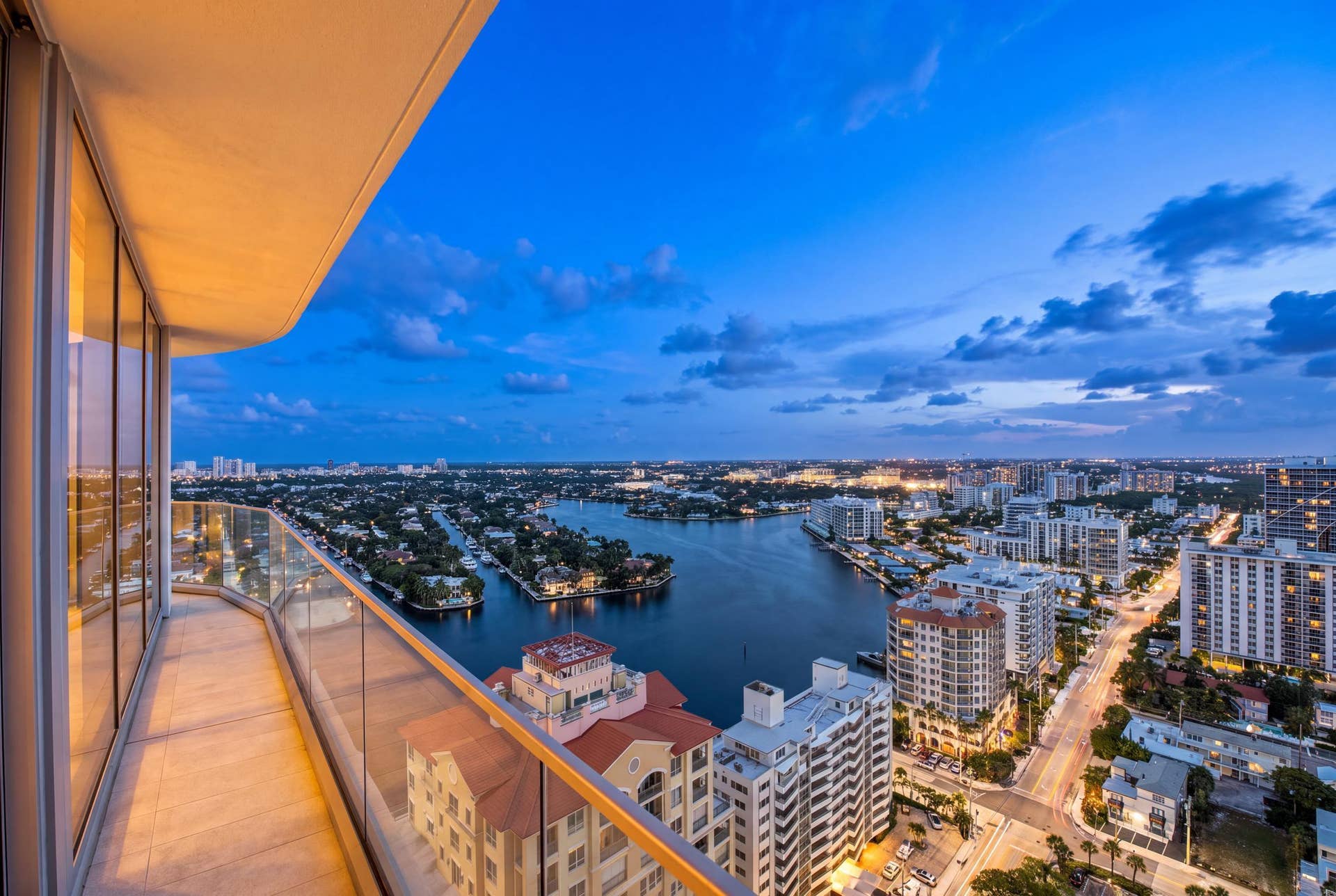 153 N Seabreeze Boulevard, #2404, Fort Lauderdale, FL 33304 2_010__jjl1745_twilight_9ccc1c1a