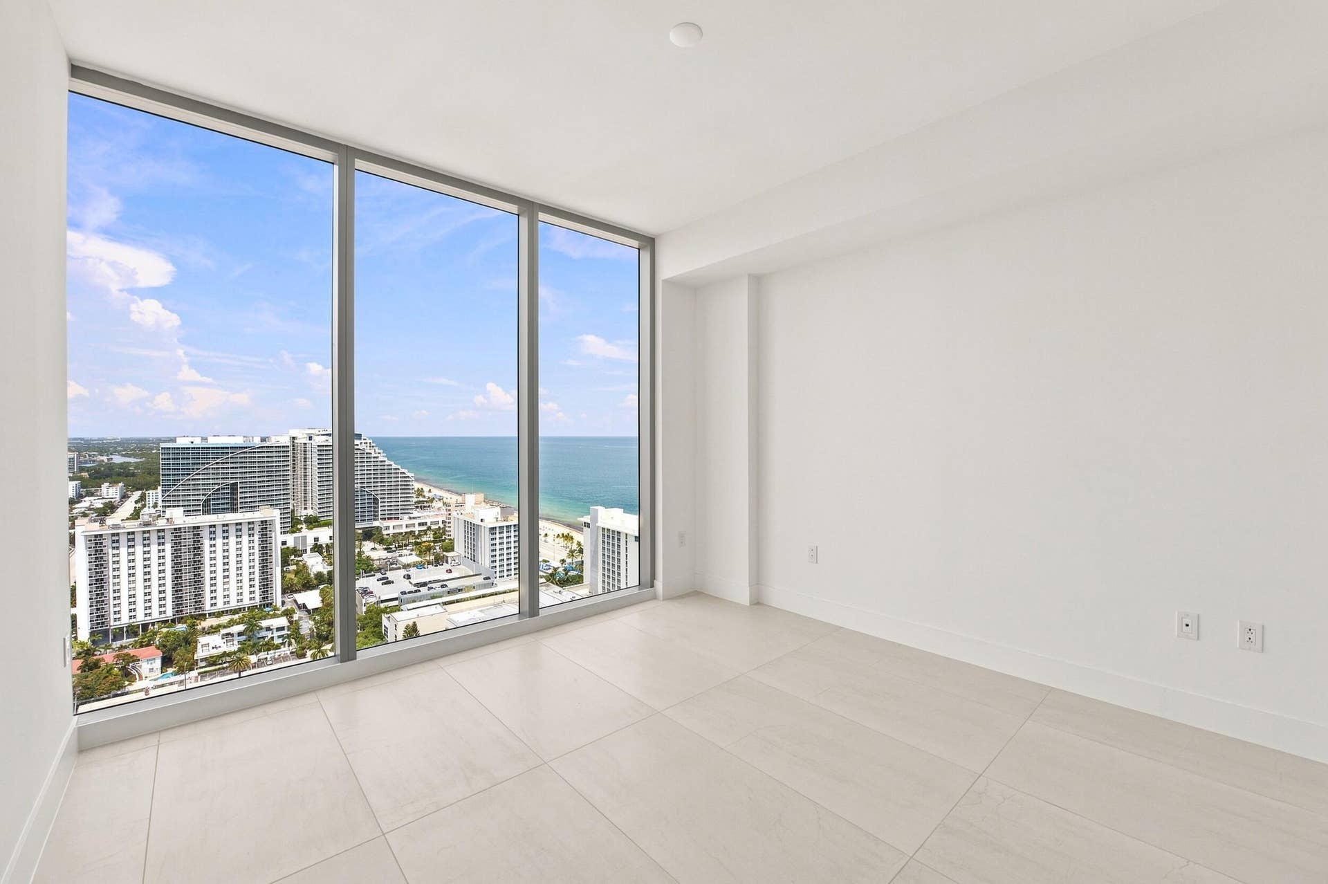153 N Seabreeze Boulevard, #2404, Fort Lauderdale, FL 33304 49__jjl1800
