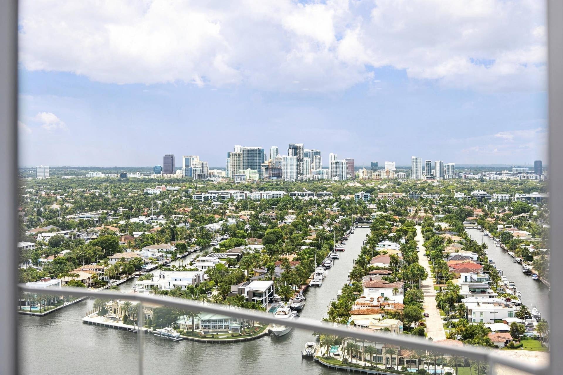 153 N Seabreeze Boulevard, #2404, Fort Lauderdale, FL 33304 28__jjl1695