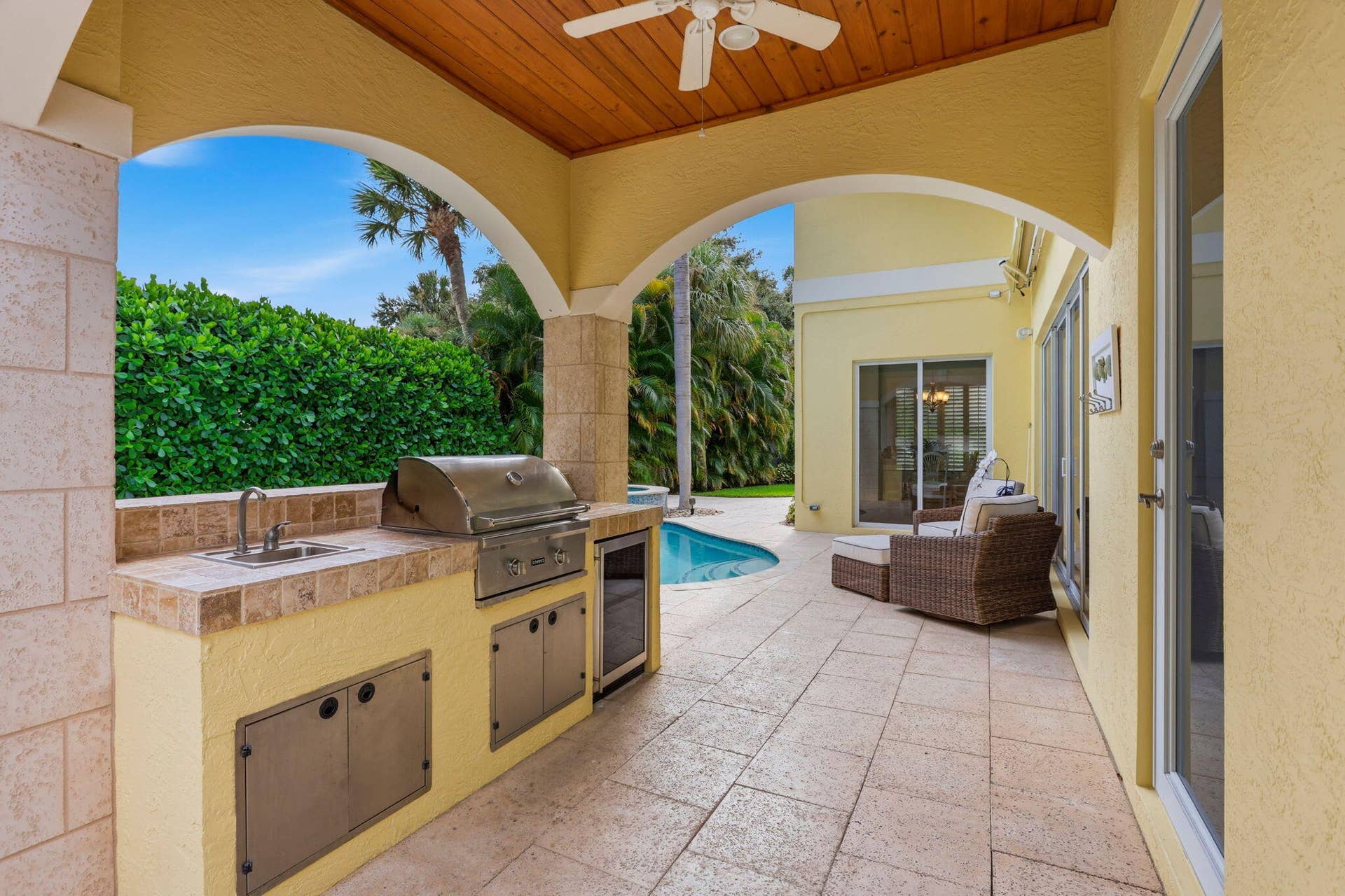 106 Nativa Circle, North Palm Beach, FL 33410 Outside Summer Kitchen