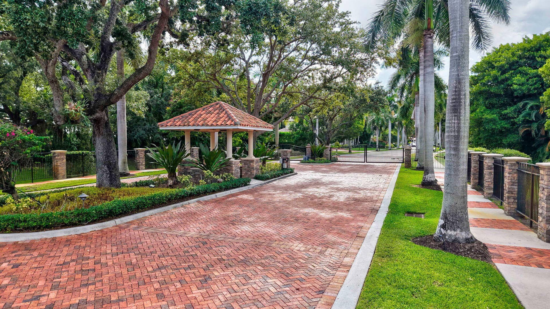 106 Nativa Circle, North Palm Beach, FL 33410 Entrance to Community