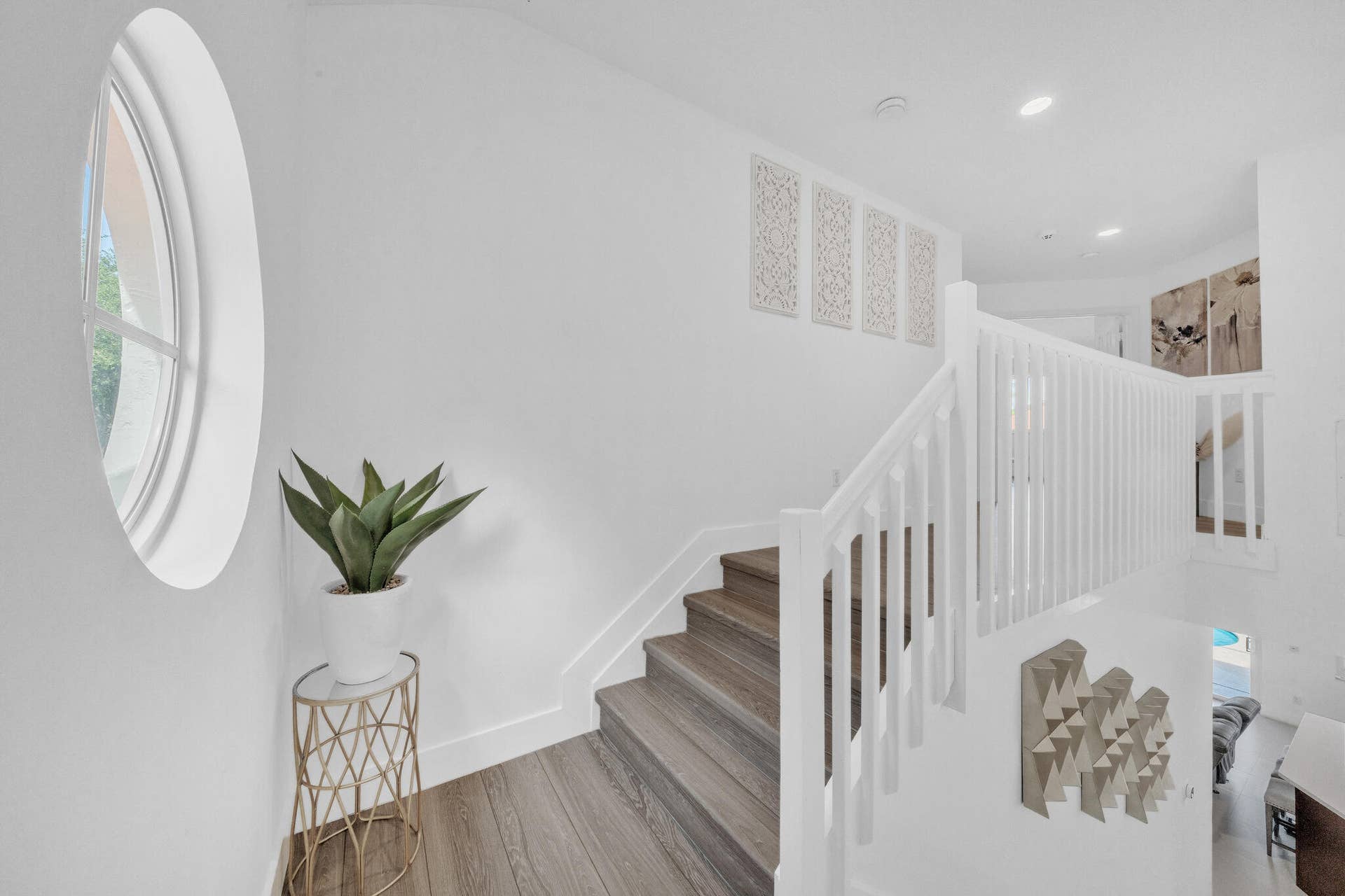 10237 NW 53rd Court, Coral Springs, FL 33076 15 Stairwell (1)