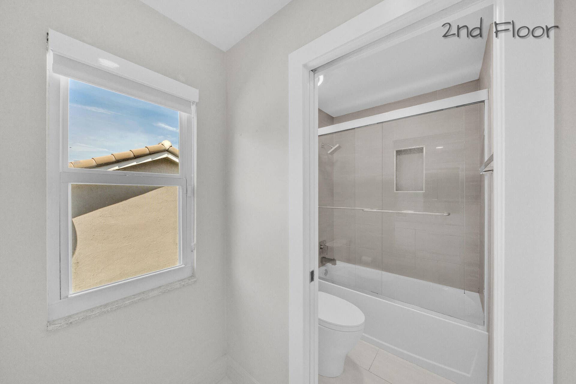 10237 NW 53rd Court, Coral Springs, FL 33076 24 Guest Bathroom (2)
